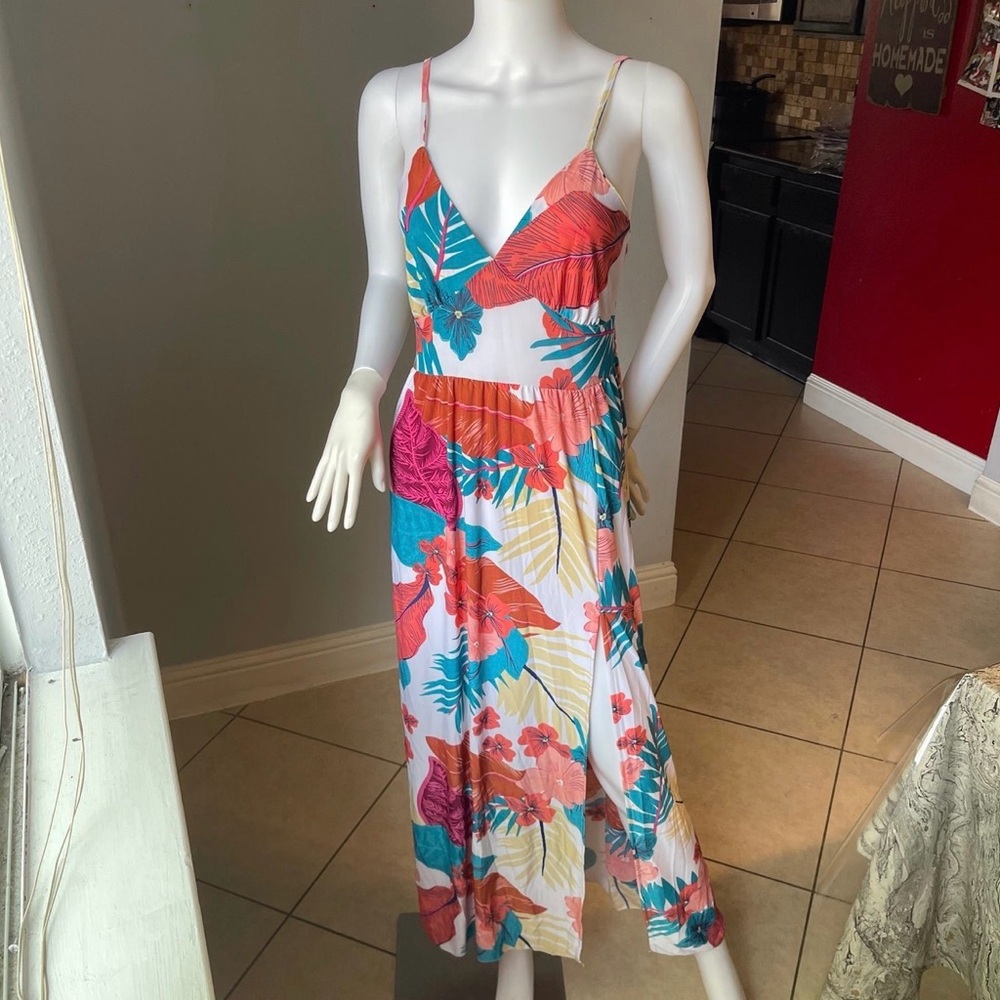 New Women’s White Tropical sleeveless dress size L/XL for size 14
New
